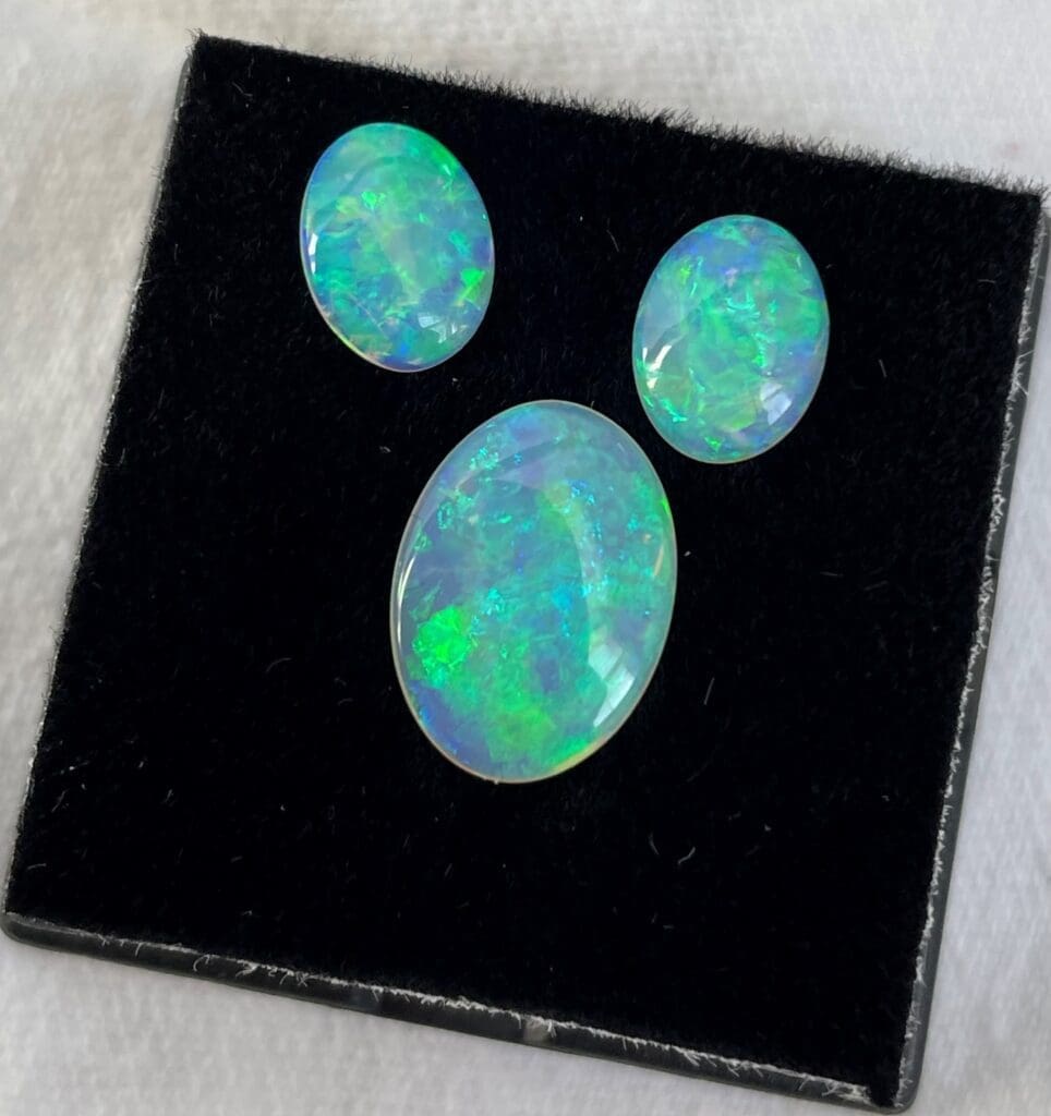 Australian Oval Opal Suite 3.90cttw 270-1089 Australian Oval Opal Suite 3.90cttw